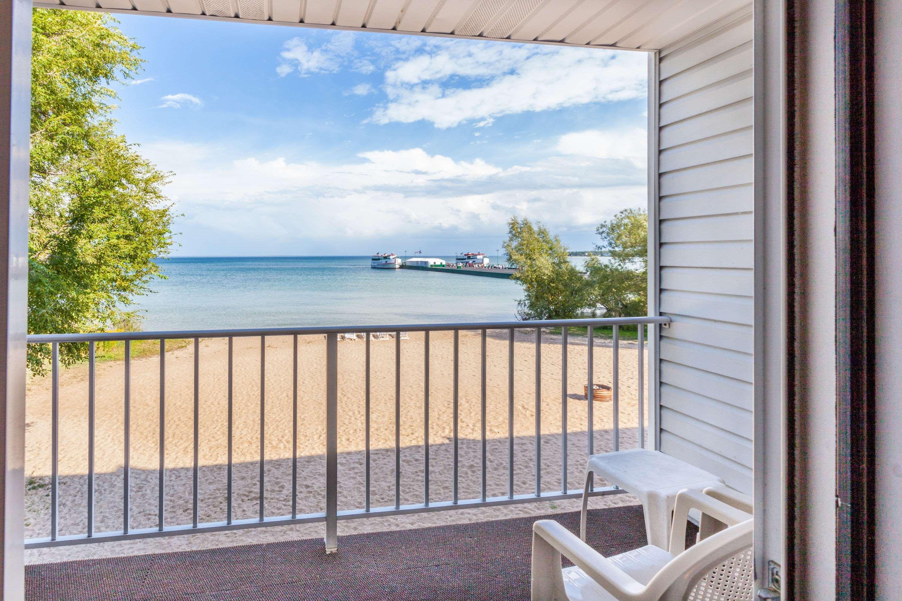 Ramada By Wyndham Mackinaw City Waterfront Exterior photo